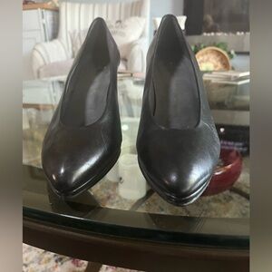 Stuart Weitzman Black Leather Pumps Size 9